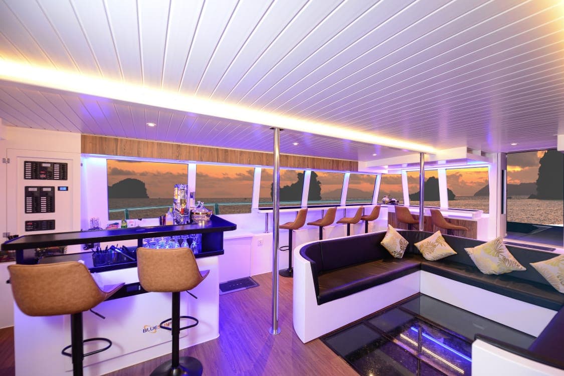 Eagle Magic 2/3 premium catamaran 4hr photo 5