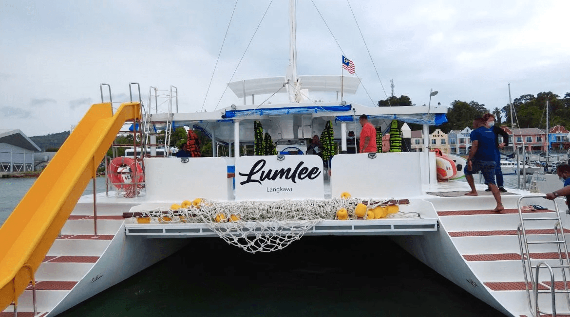 Lumlee 64ft Charter photo 3