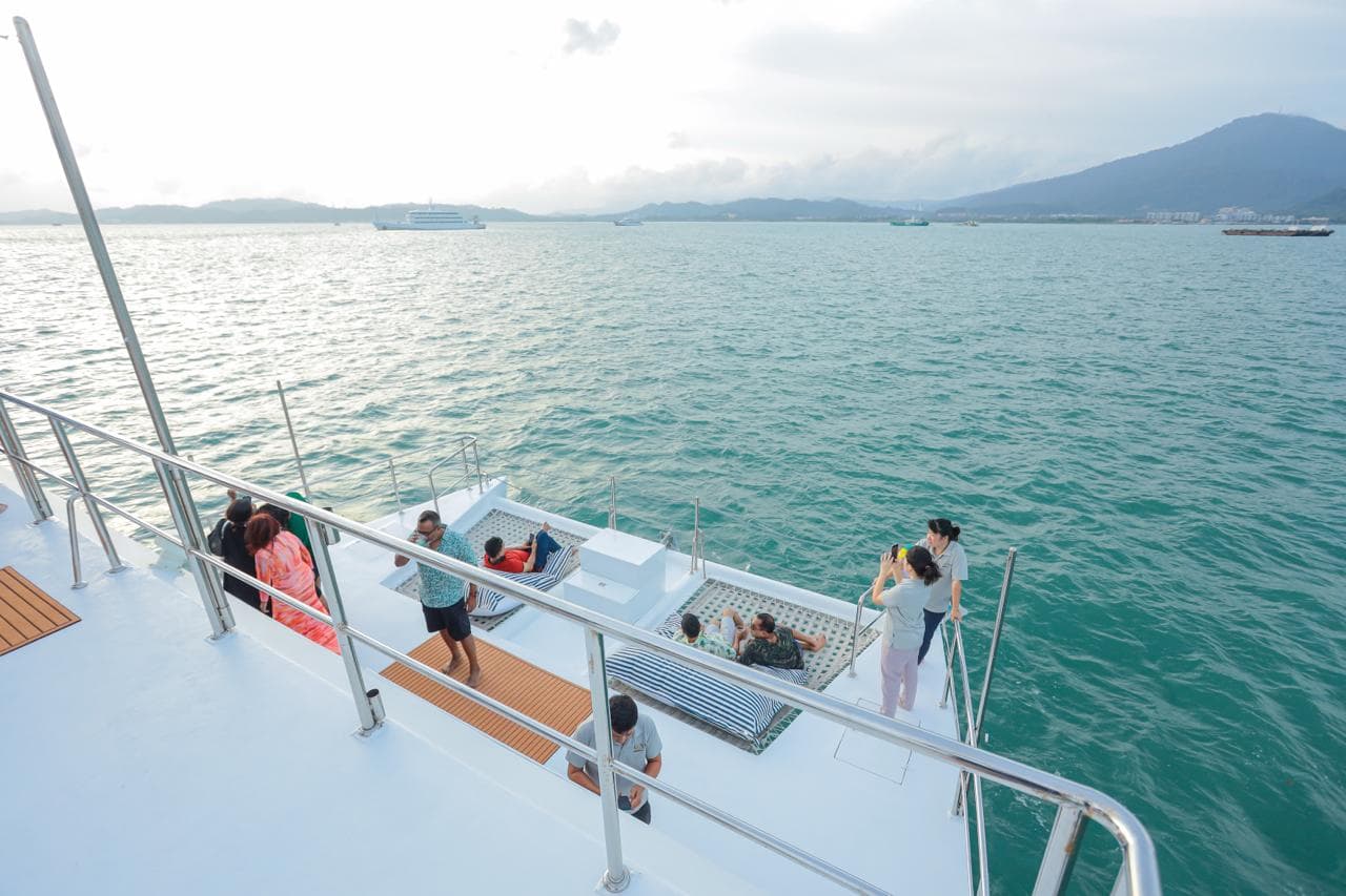 Lumlee II 64ft Charter photo 3