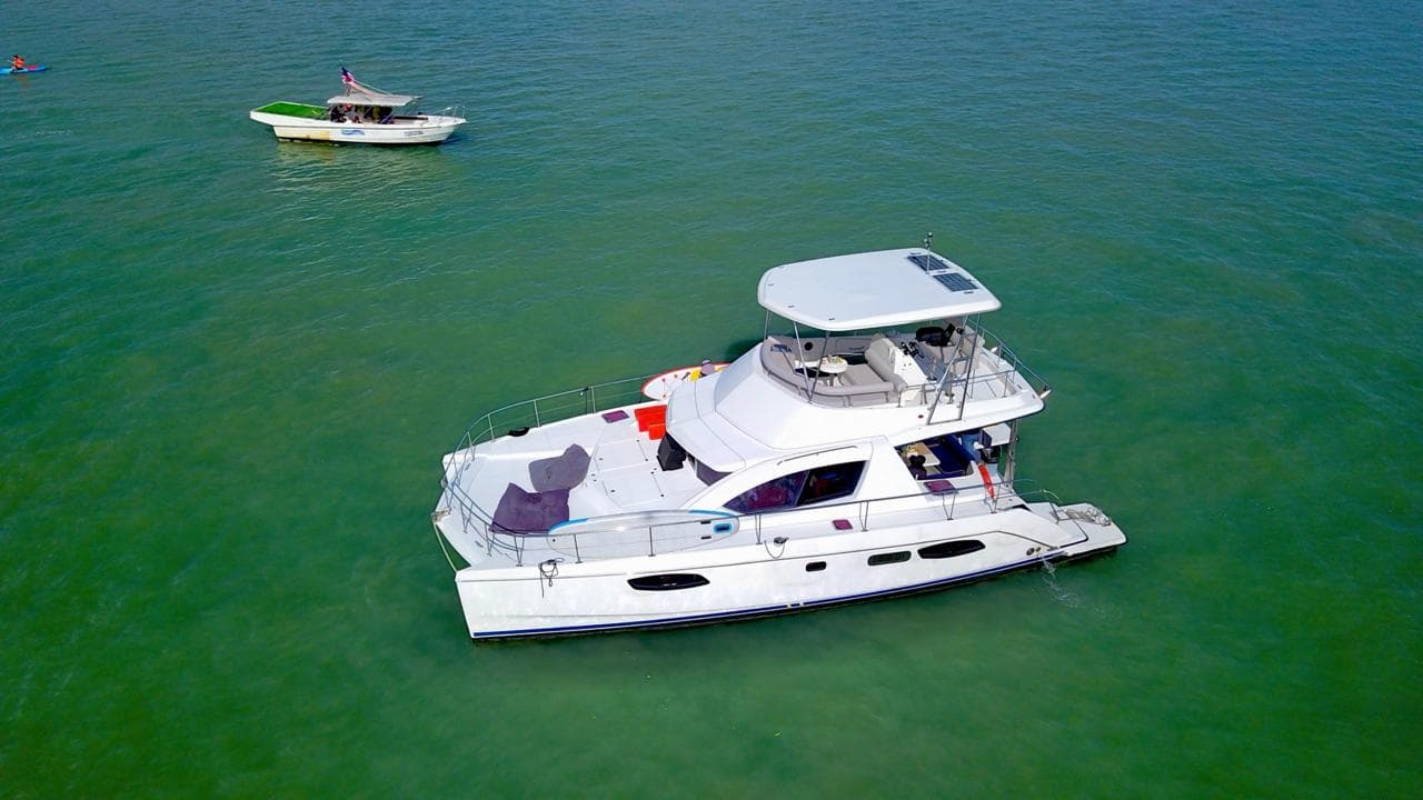 Leopard 39 Luxury Power Cat (12-15) photo 3