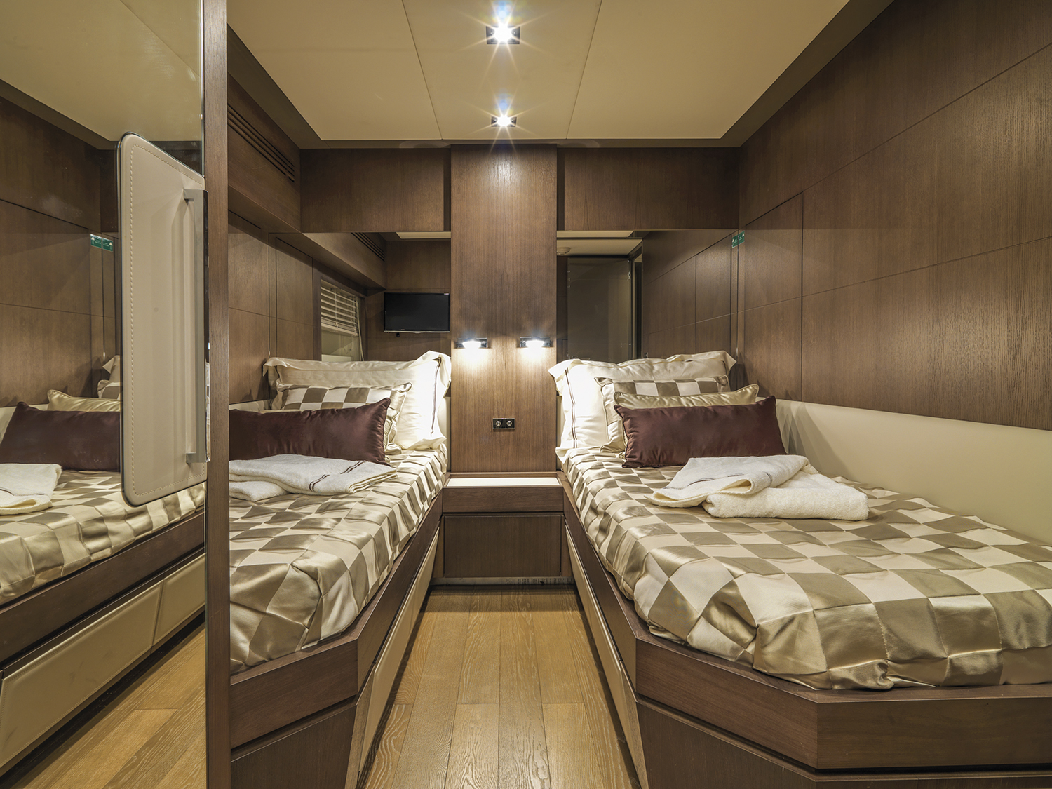 Amer 94 Ultra Luxury Motor Yacht (12) — photo 5 of 6