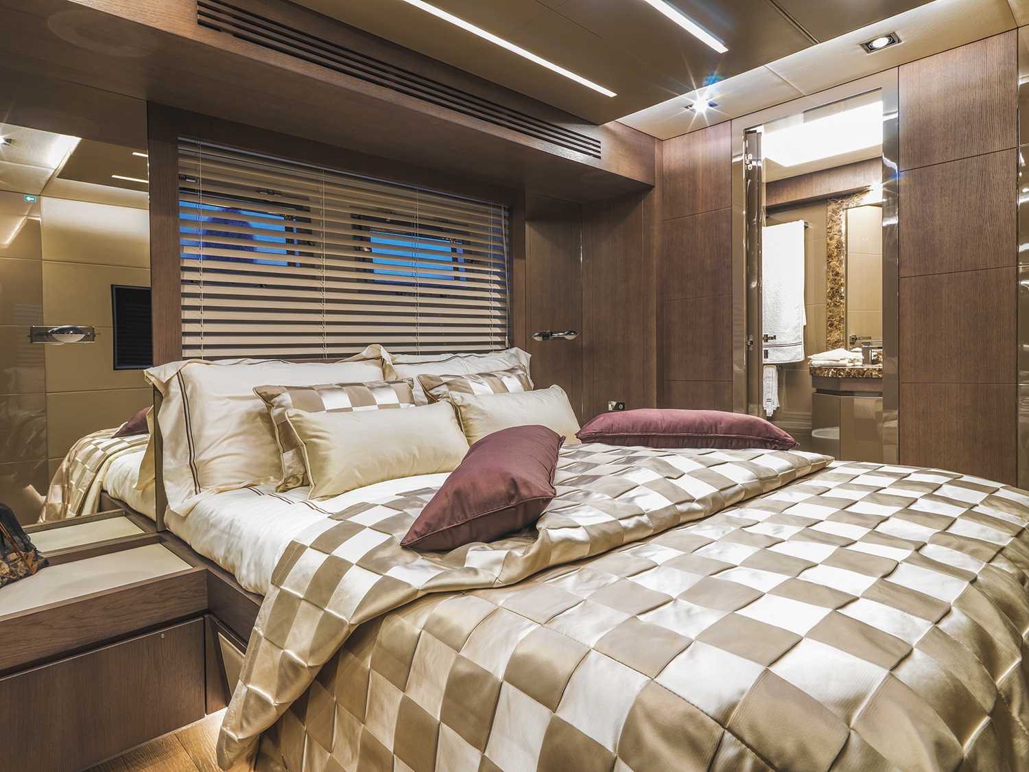 Amer 94 Ultra Luxury Motor Yacht (12) — photo 6 of 6