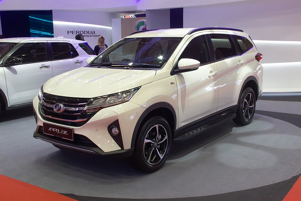 Hdbdp4 · CC BY 4.0 · Wikimedia Commons Perodua Aruz F850 1.5 AV exterior