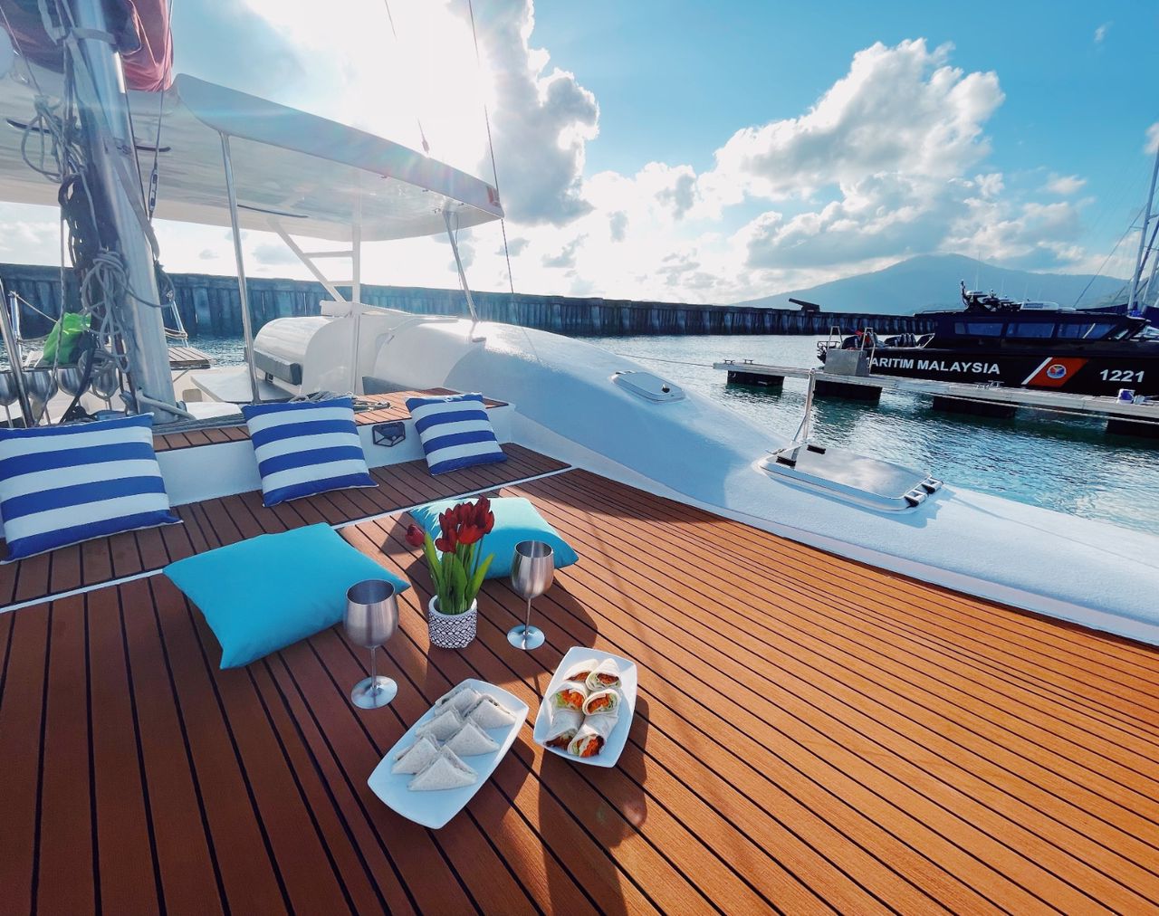Rubylite 31ft Charter — photo 5 of 12