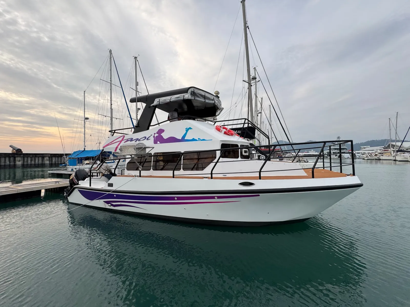 Private Premium Amoi 2 Catamaran 5hr (A/C) photo 2