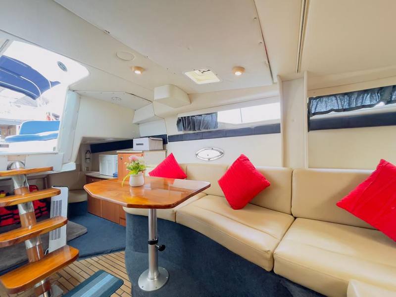 Bayliner 325 Cruiser Motor Yacht bareboat (10) — photo 7 of 7