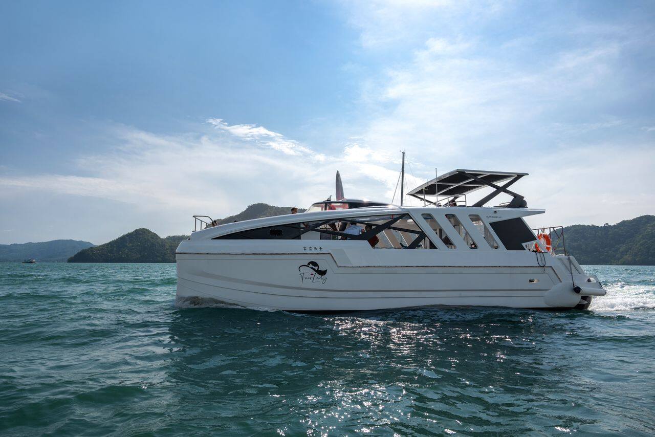 Fairlady Flybridge Yacht (15-30) — photo 2 of 5