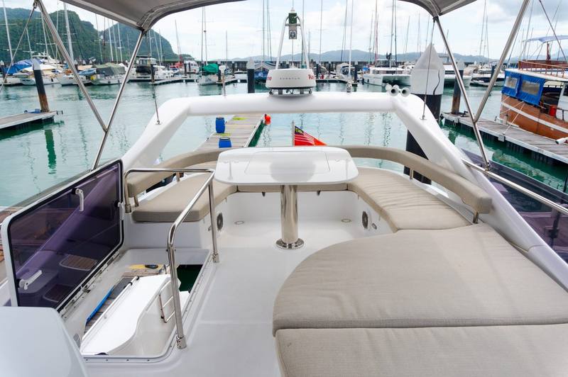 Ferretti 46 Luxury Motor Yacht (10) — photo 3 of 8