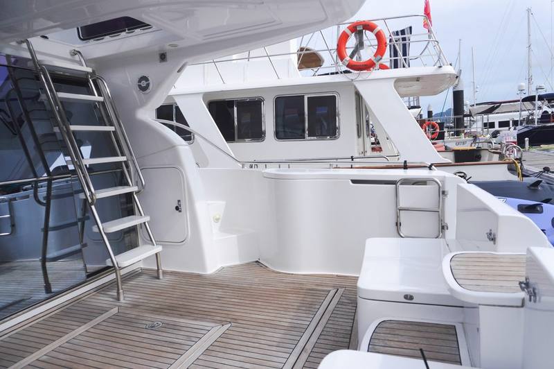 Ferretti 46 Luxury Motor Yacht (10) — photo 4 of 8