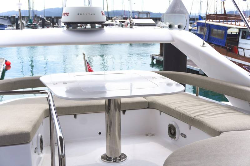Ferretti 46 Luxury Motor Yacht (10) — photo 5 of 8