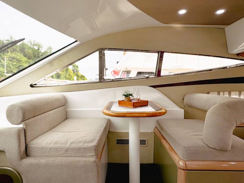 Ferretti 46 Luxury Motor Yacht (10) — photo 6 of 8