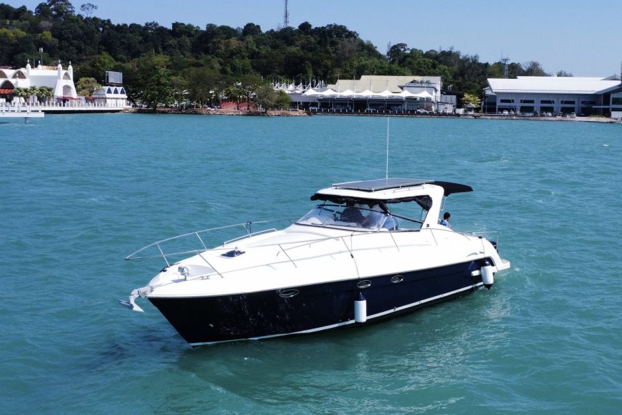 Mila Motor Yacht (8-12) — photo 2 of 8